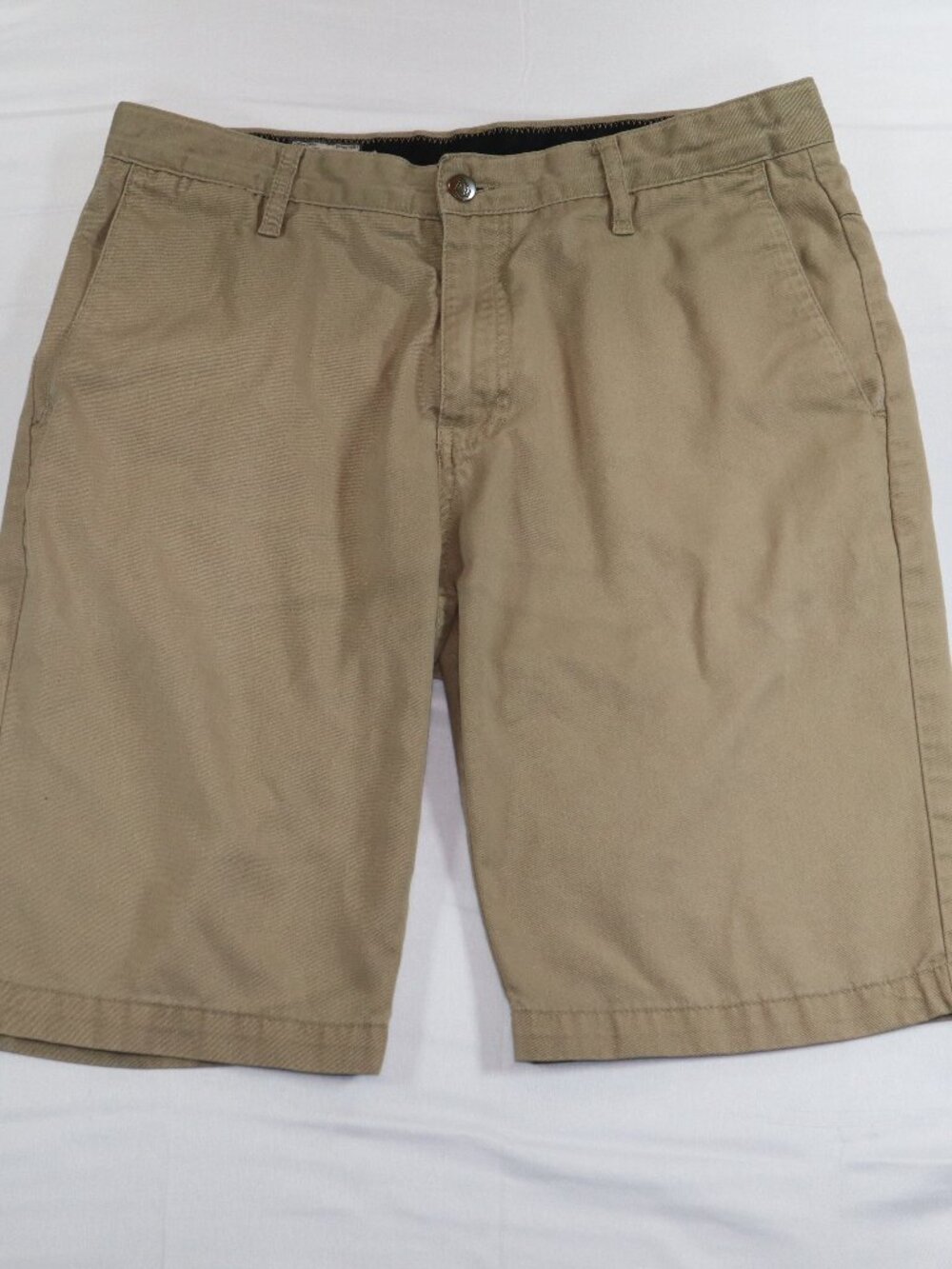 Volcom Corpo Class Mens Beige Chino Walk Shorts Size 32 Skate Casual Twill
